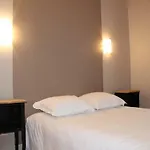 Les Glycines Hotel Saint-Bonnet-du-Gard