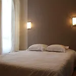 Les Glycines Hotel