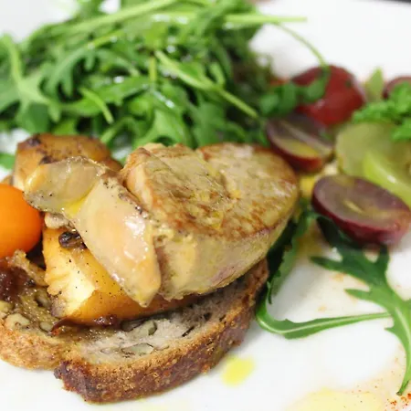 Les Glycines 2* Saint-Bonnet-du-Gard