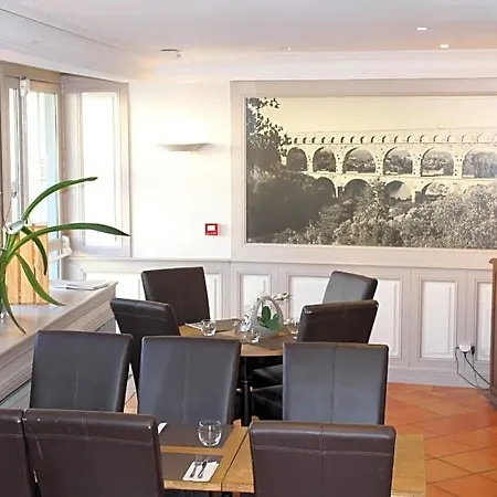 Otel Les Glycines Saint-Bonnet-du-Gard