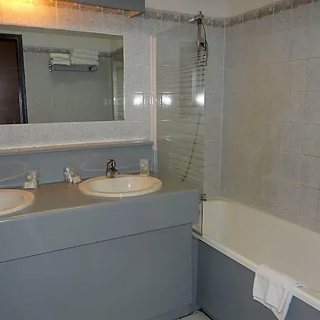 Les Glycines Hotel