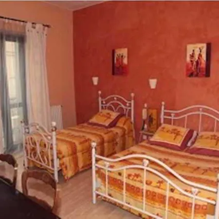 Les Glycines Ремулен