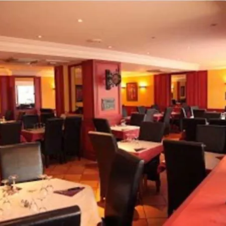 Hotel Les Glycines 2*