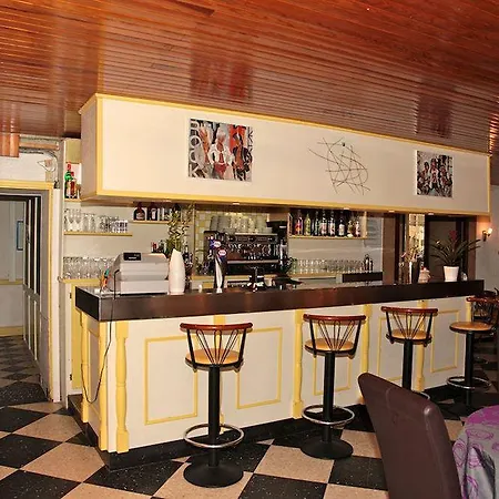 Hotel Les Glycines Remoulins