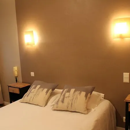 Les Glycines Hotel 2*
