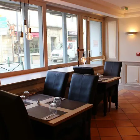 Les Glycines Ремулен