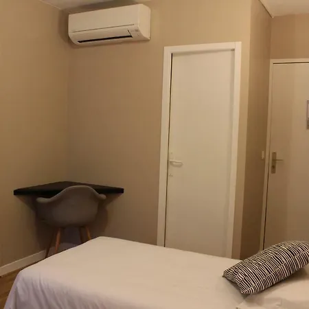 Les Glycines Hotel Saint-Bonnet-du-Gard