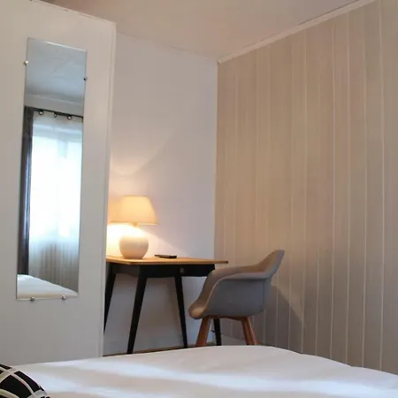 Les Glycines Hotel 2*