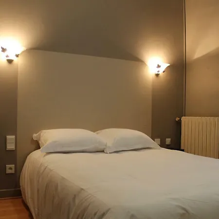 Les Glycines Ремулен