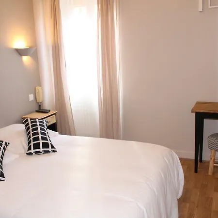 Les Glycines Ремулен