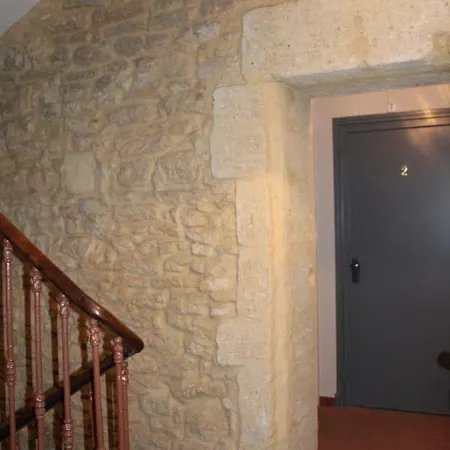 Les Glycines Отель