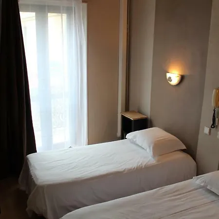 Hotel Les Glycines 2*