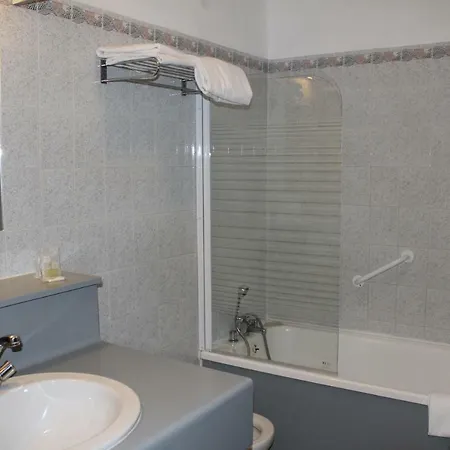 Hotel Les Glycines 2*